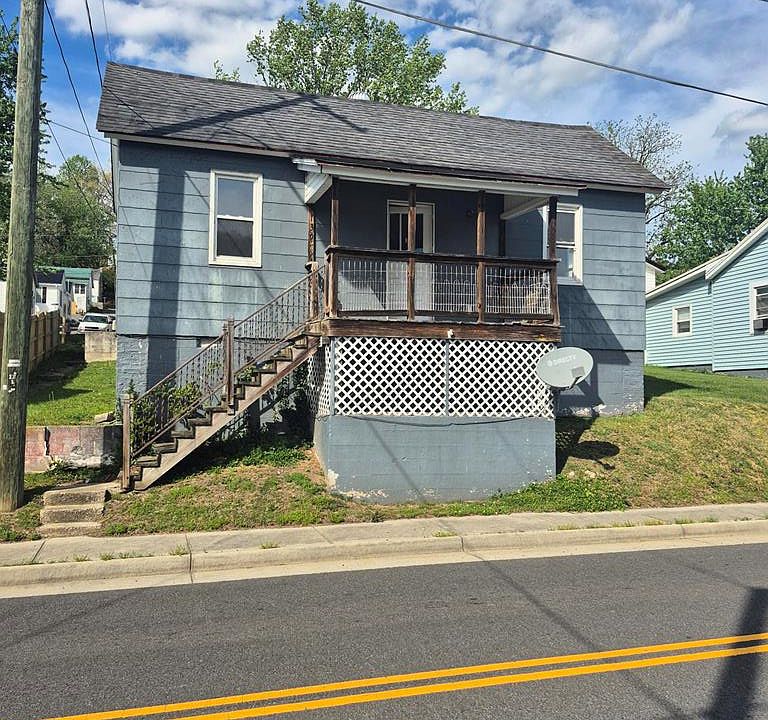 1st image of 139 W Main St