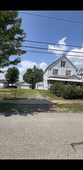 1st image of 24 W 2nd St