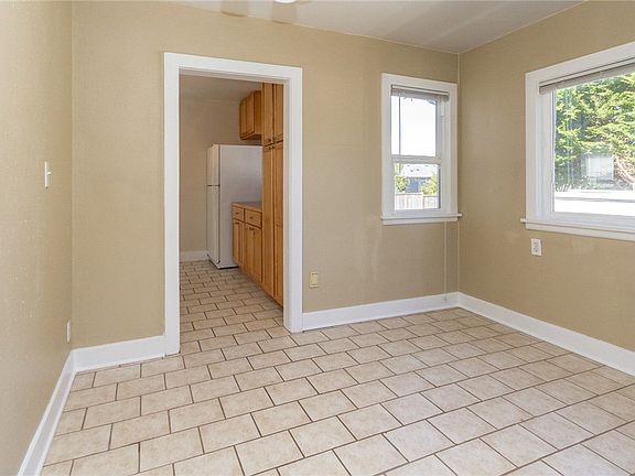 4th image of 3512 N Villard St