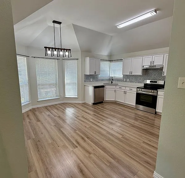 309 Catherine St — Photo 8
