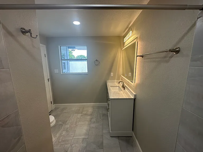 2210 S Euclid Cir #B — Photo 38