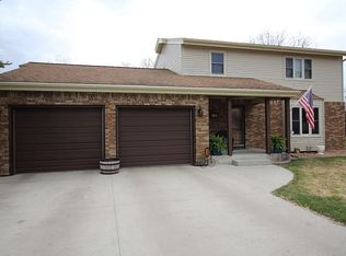 306 16th Ave SE, Devils Lake, ND 58301