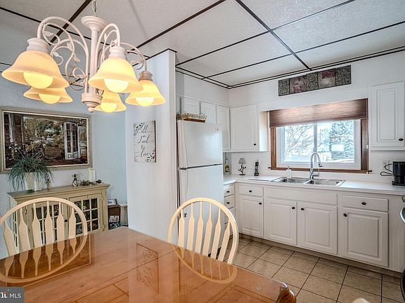 4th image of 3 Fenimore Rd