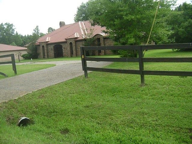 2nd image of 606 Saint John Rd