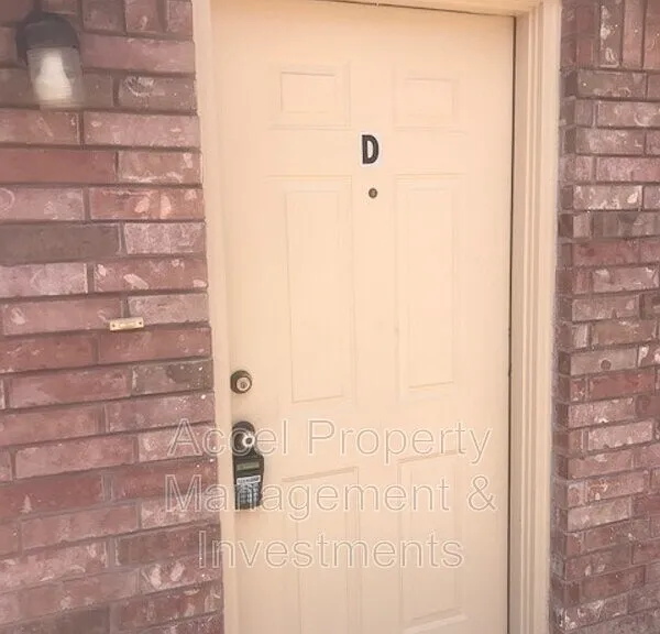 1304 E Quail St #D — Photo 2