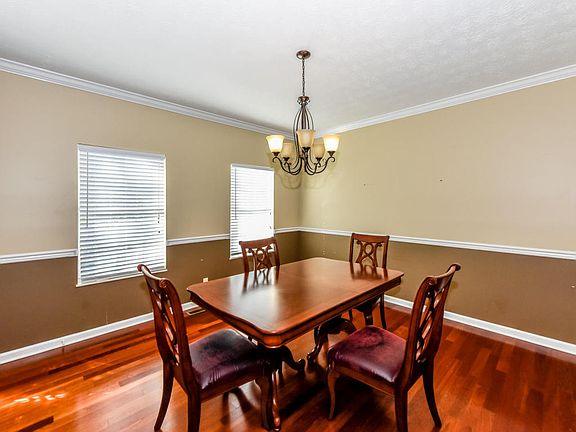 4th image of 1405 Pheasants Glen Dr