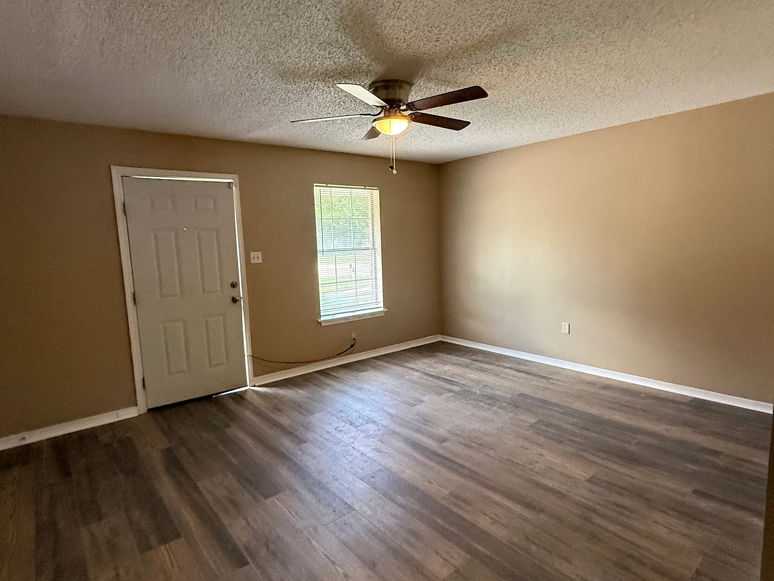 2 bed, 800 sqft, $950 — Photo 3