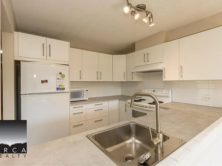 520 W Keith Rd #2 — Photo 8
