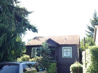 3221 NE 89th St, Seattle, WA 98115