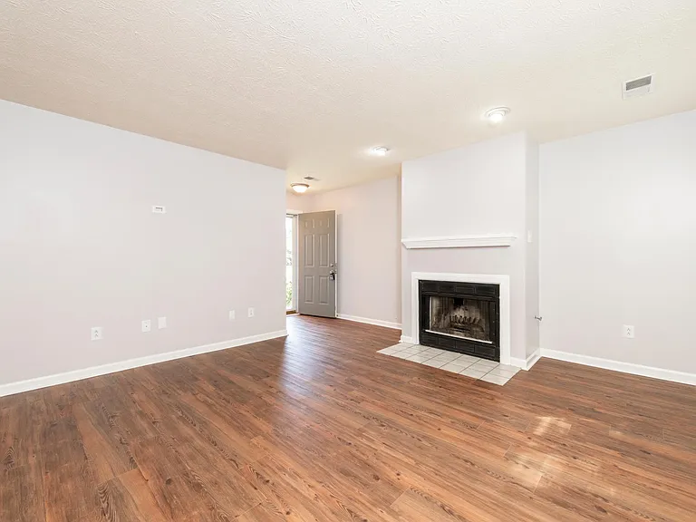 1450 Vintage Cir — Photo 5