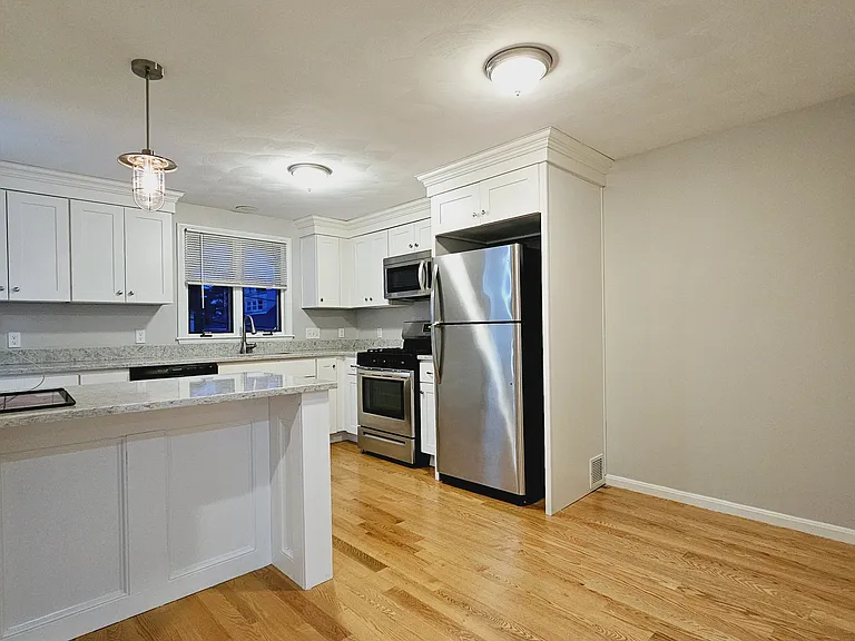 104 Walpole St — Photo 4