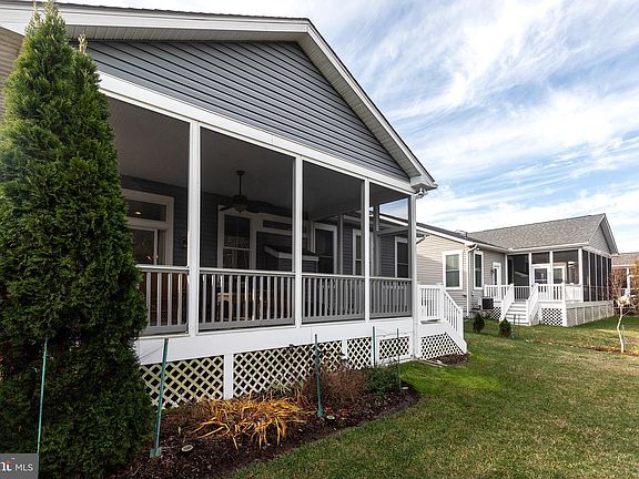 4th image of 421 Samantha Dr
