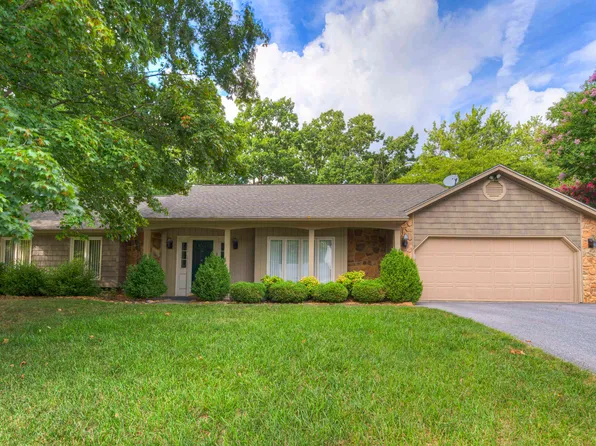 5631 Warwood Dr, Roanoke, VA 24018