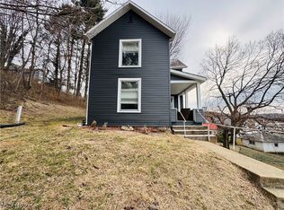 257 N 5th St, McConnelsville, OH 43756