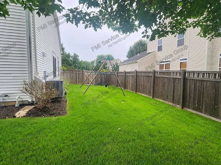 1523 Schumacher Dr — Photo 16