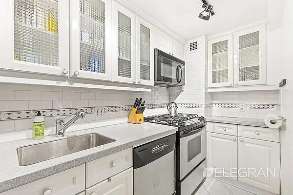 Sold by (Legacy) Elegran | media 7