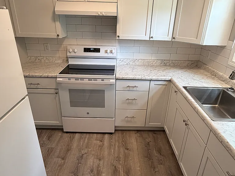 500 Delaware Ave — Photo 2