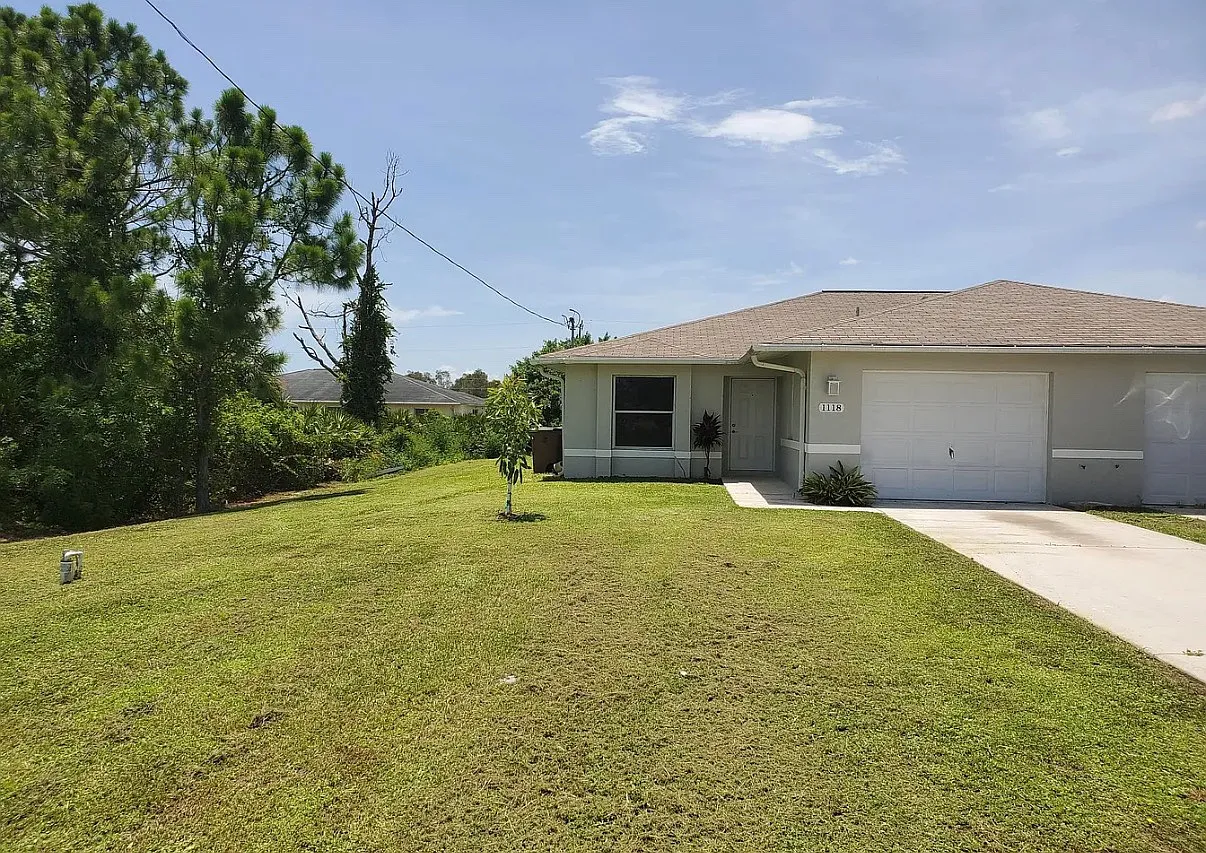 Eisenhower Blvd, Lehigh Acres — Photo 1