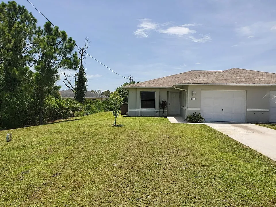 Eisenhower Blvd