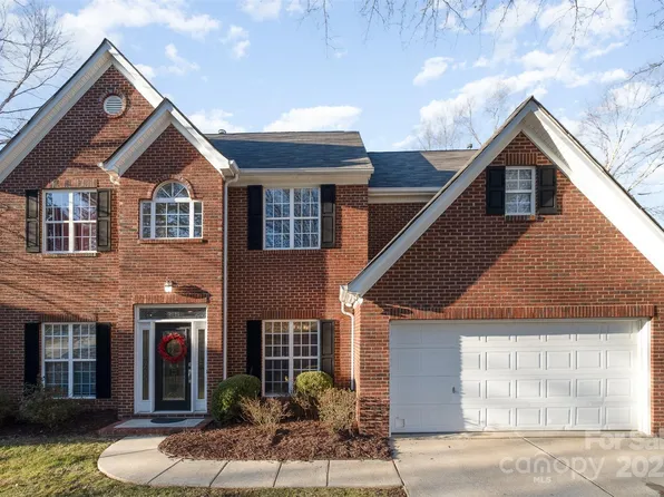 5681 Berry Ridge Dr, Harrisburg, NC 28075