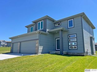 17335 Potter St, Bennington, NE 68007