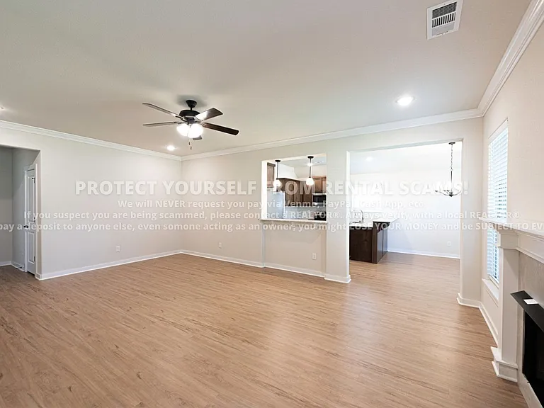 520 Aster St — Photo 3