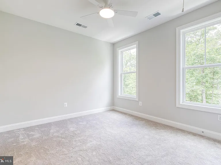 610 Echo Cove Dr — Photo 38