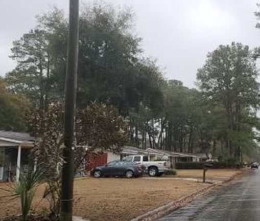 Exterior Neighborhood (street photo)