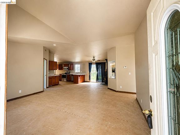 4th image of 22111 Elizabeth Ln