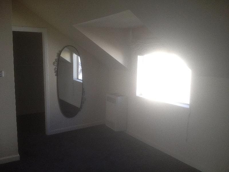 DOOR TO LARGE CLOSET