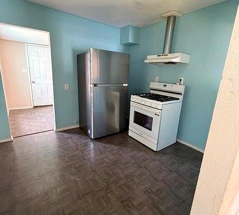 5th image of 512 Stimpson St