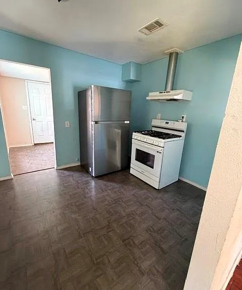 512 Stimpson St — Photo 5