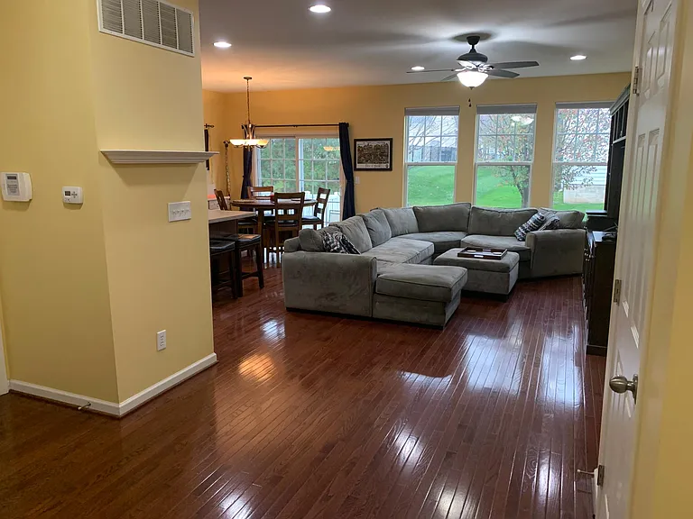 210 Mullen Dr — Photo 2