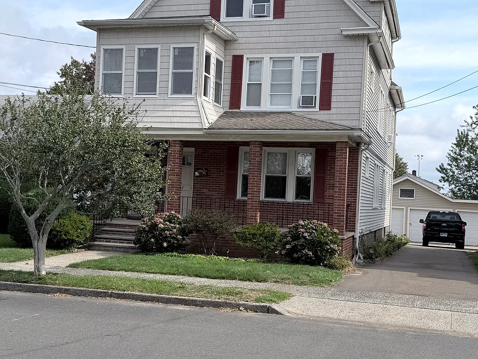 73 Anderson Ave