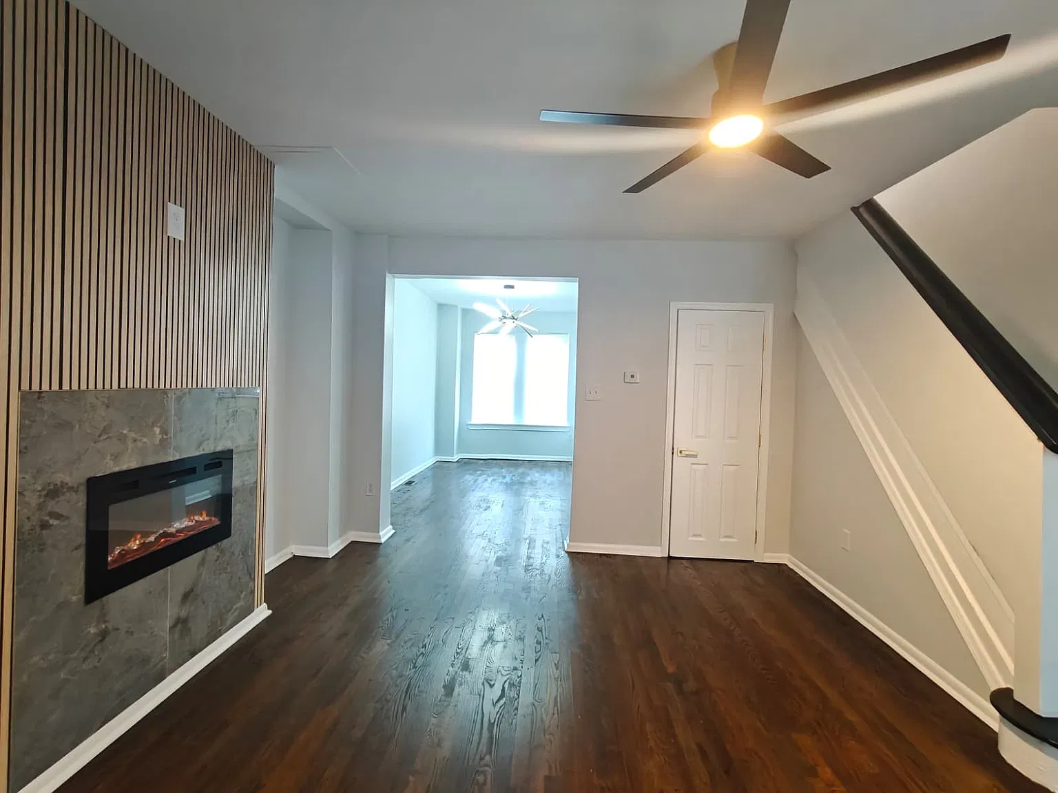 Gorgeous Home Available Now! — Photo 3