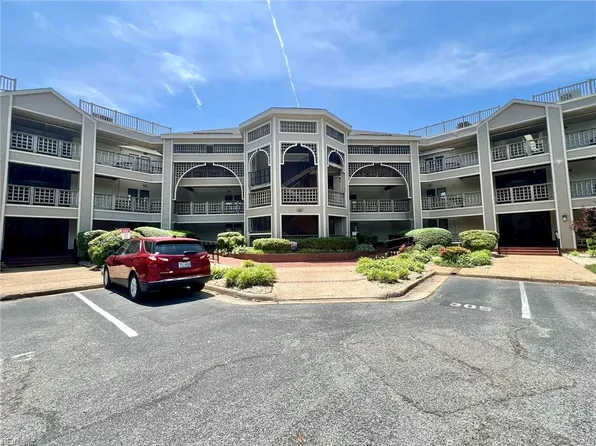 30 Brough Ln APT 301, Hampton, VA 23669