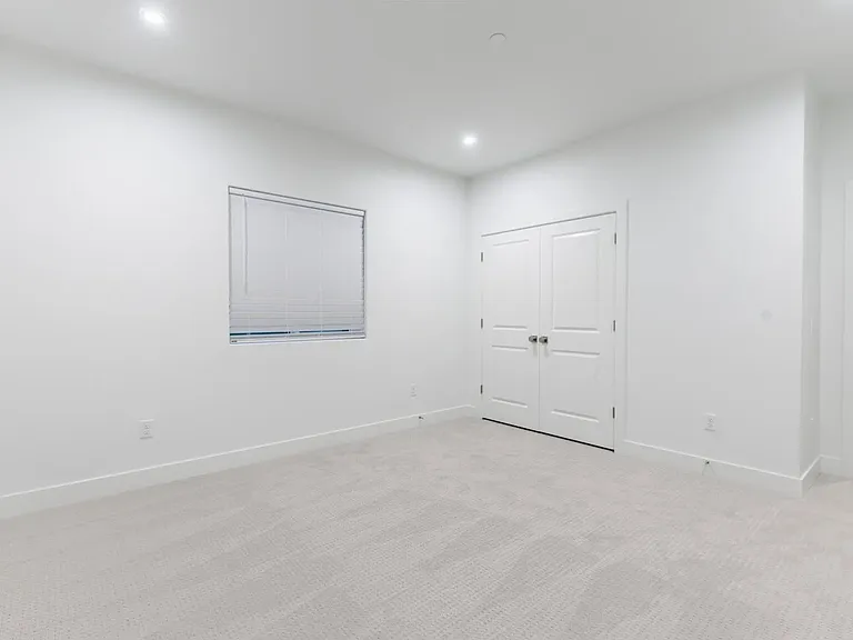 522 E 900 S #B — Photo 12