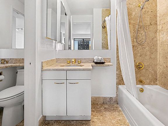 5th image of 301 W 57th St APT 17B