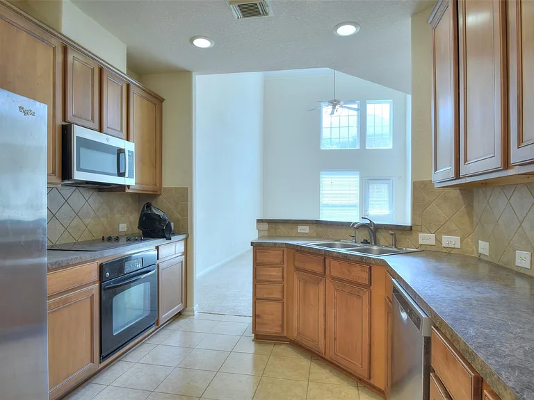 1139 Glenwood Canyon Ln — Photo 20