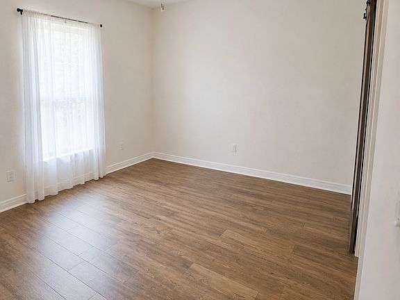 5th image of 1679 Pickens Cir