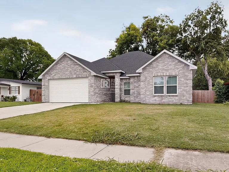 2000 Skylark Dr — Photo 5