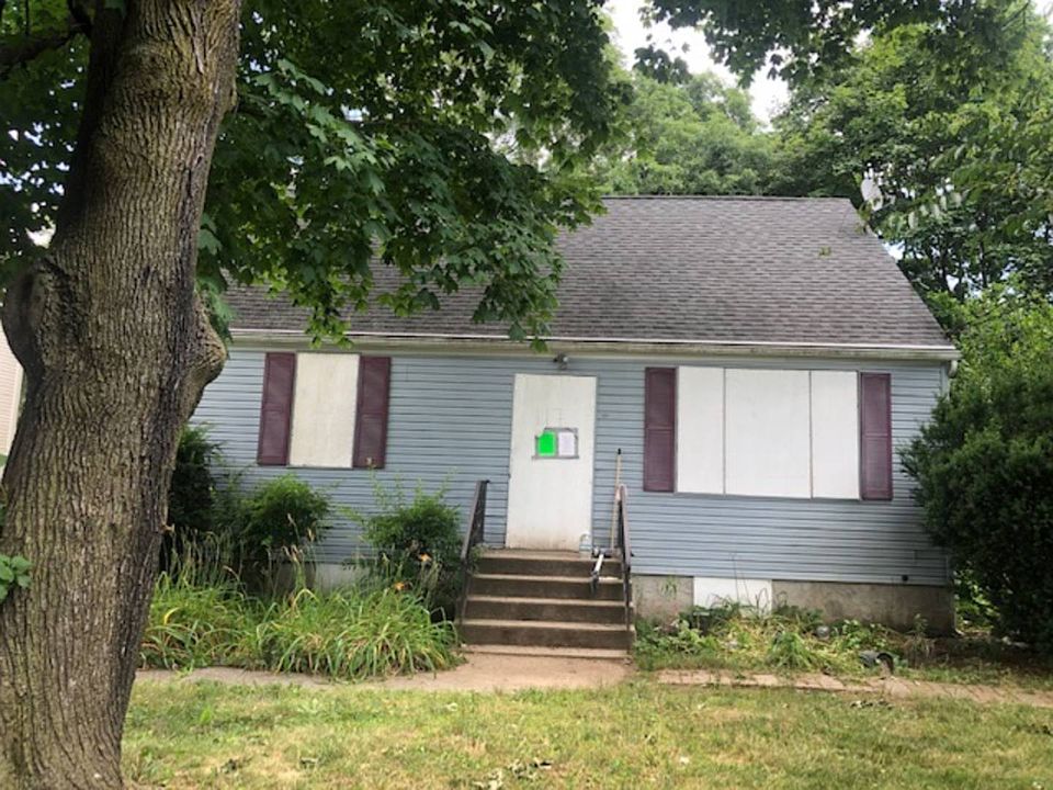 1st image of 117 S 32nd St