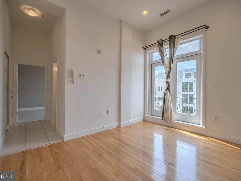1629 L St NE #305 — Photo 18