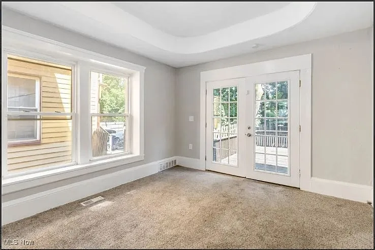 3 bed, 1008 sqft, $1,300 — Photo 4