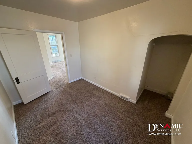 215 S Duluth Ave — Photo 14