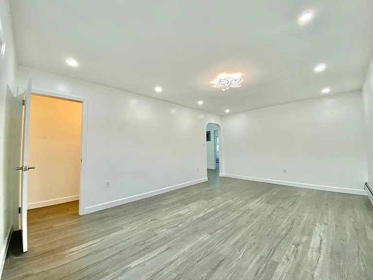 225 Locust Ave #2 — Photo 5