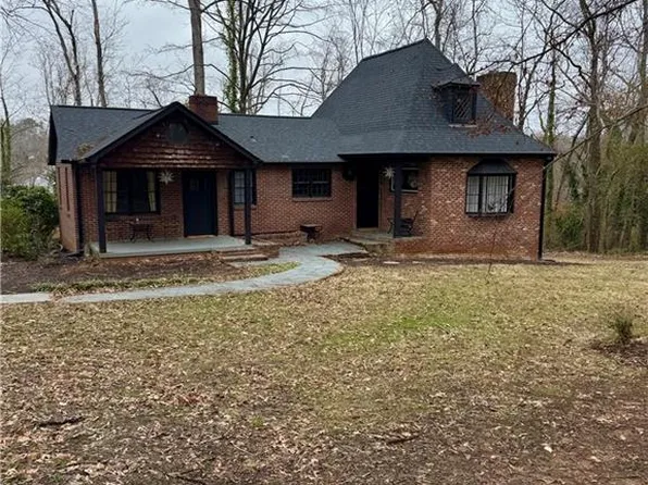 2381 Bethabara Rd, Winston Salem, NC 27106