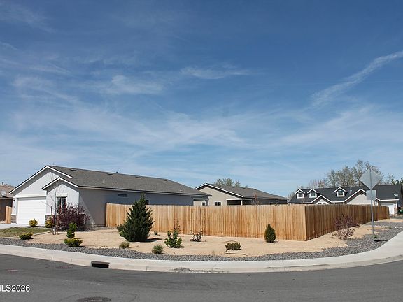 2nd image of 2560 Emerson Cir
