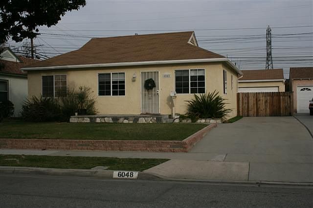 1st image of 6048 Dunrobin Ave