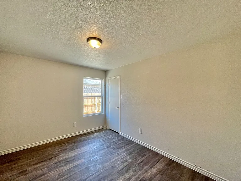 1704 Clovis Dr — Photo 12